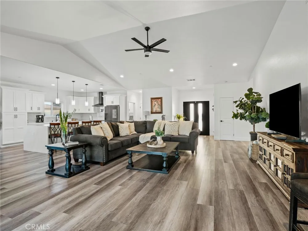 11383 Maple Hesperia, CA 92345