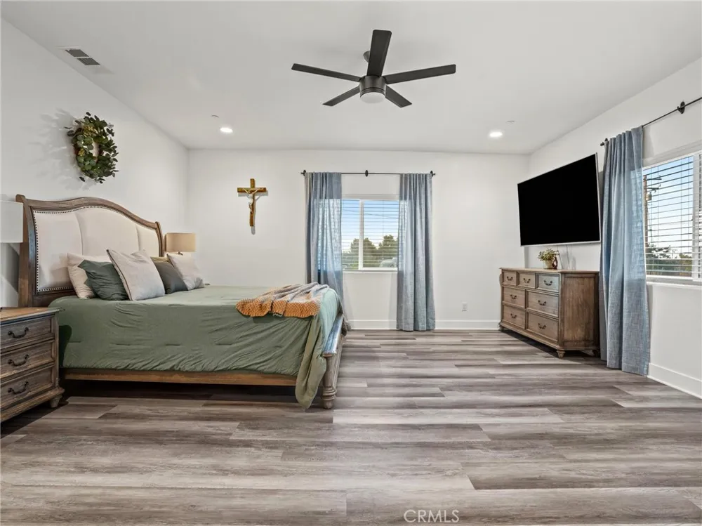 11383 Maple Hesperia, CA 92345