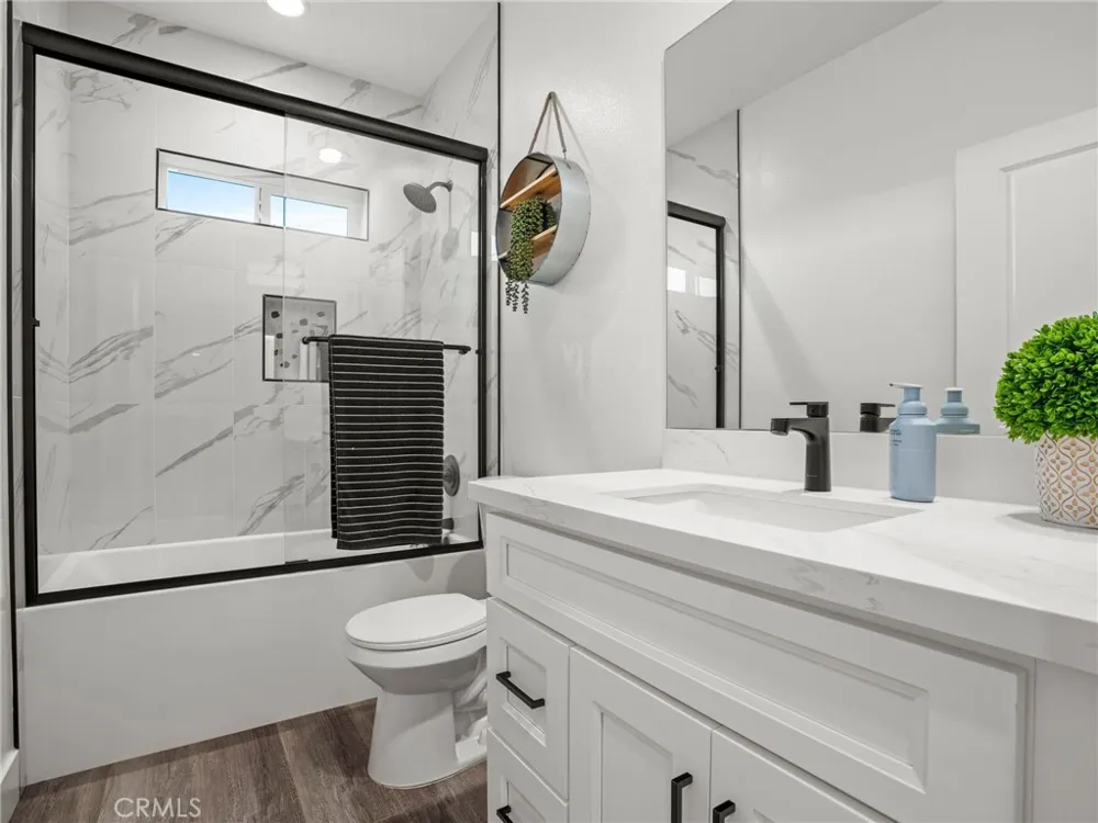 11383 Maple Hesperia, CA 92345