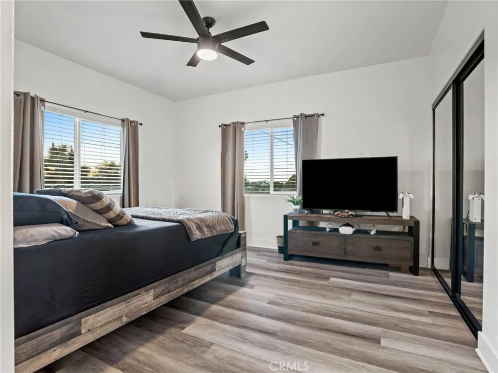 11383 Maple Hesperia, CA 92345