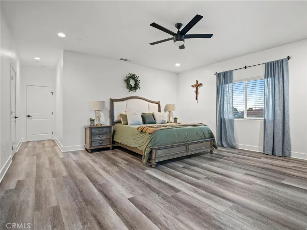 11383 Maple Hesperia, CA 92345