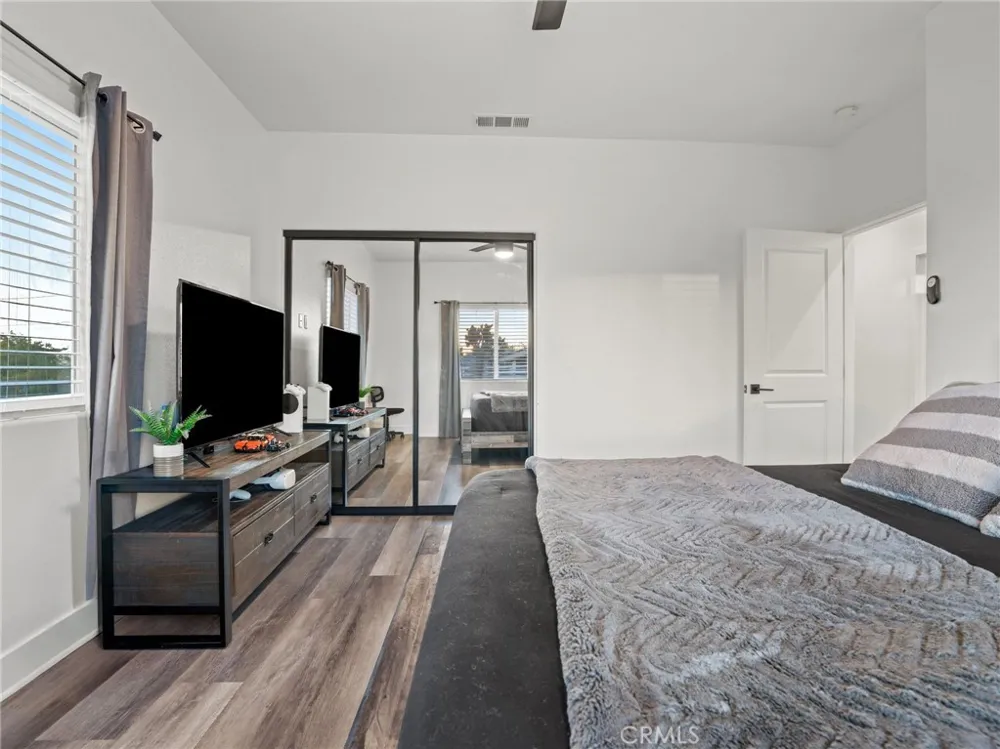 11383 Maple Hesperia, CA 92345