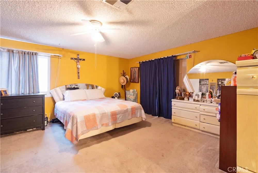37617 27th E Palmdale, CA 93550