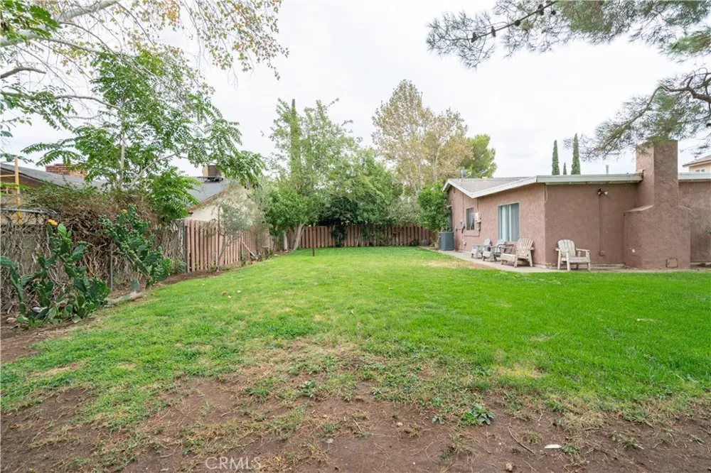 37617 27th E Palmdale, CA 93550