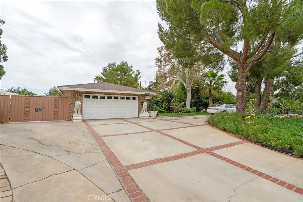 37617 27th E Palmdale, CA 93550