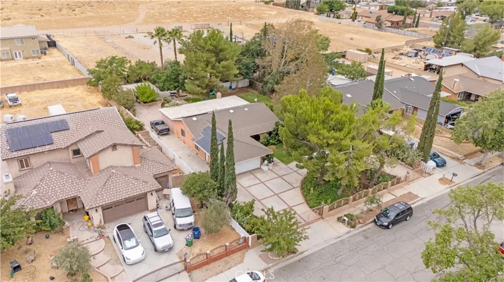 37617 27th E Palmdale, CA 93550