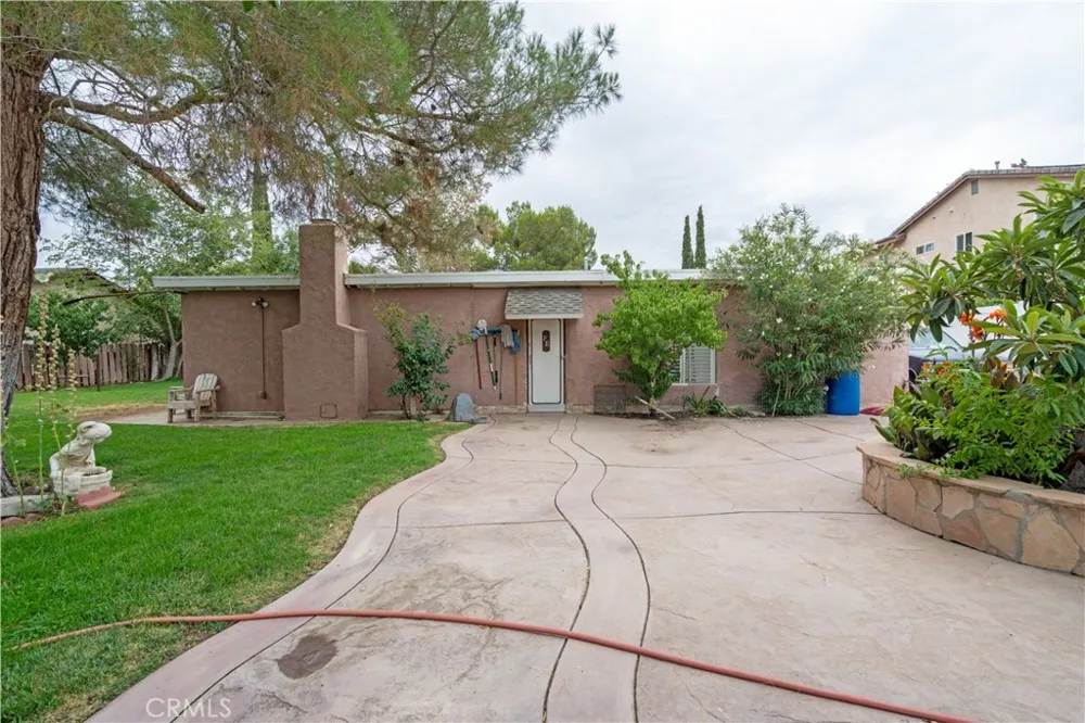 37617 27th E Palmdale, CA 93550