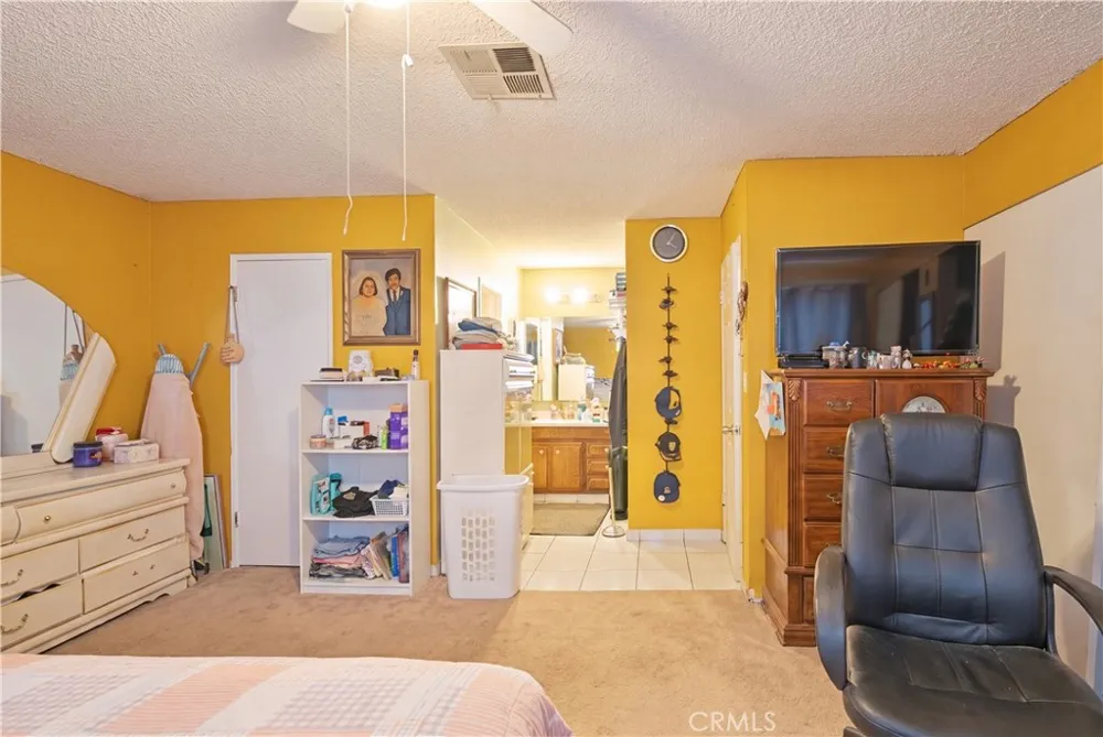 37617 27th E Palmdale, CA 93550