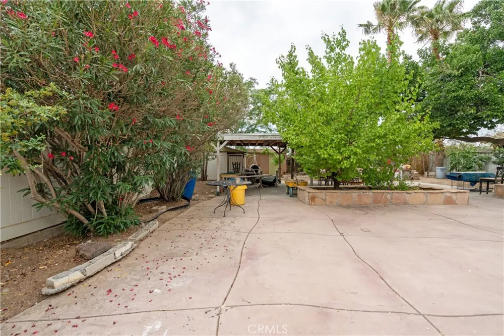 37617 27th E Palmdale, CA 93550
