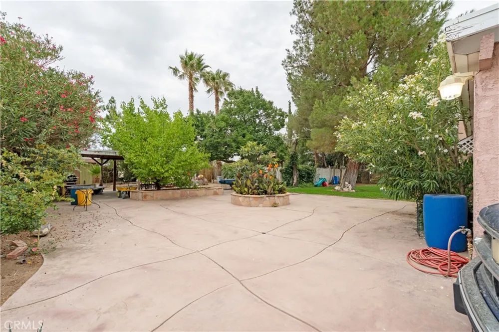 37617 27th E Palmdale, CA 93550