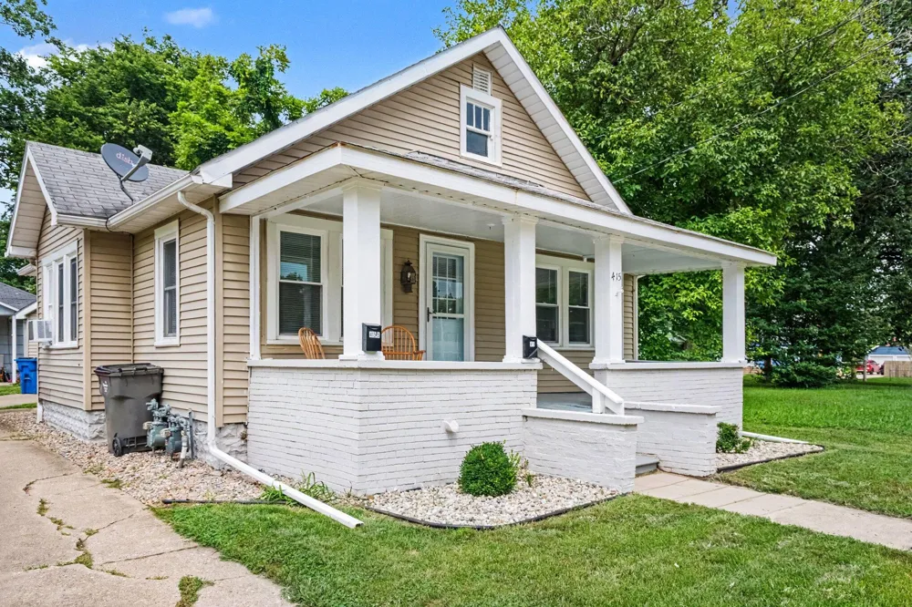 4154155 Clay Street Niles, MI 49120