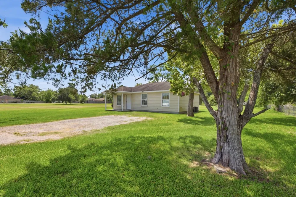 4314 Avenue T Santa Fe, TX 77510