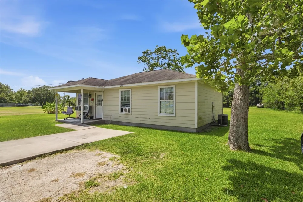 4314 Avenue T Santa Fe, TX 77510