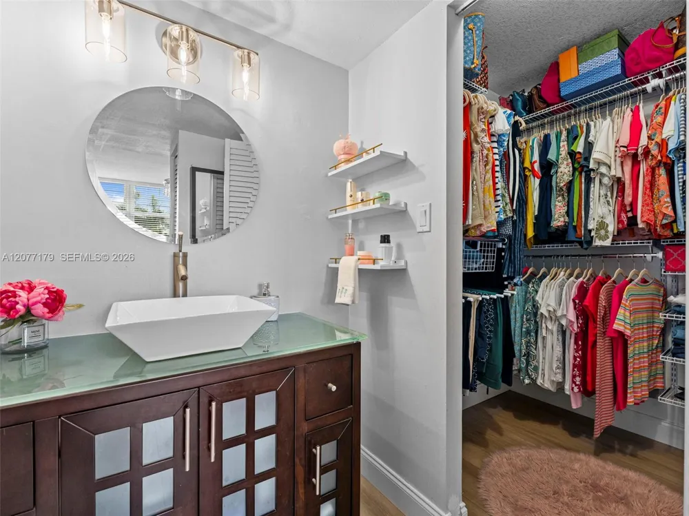 16546 NE 26th Ave #4G North Miami Beach, FL 33160