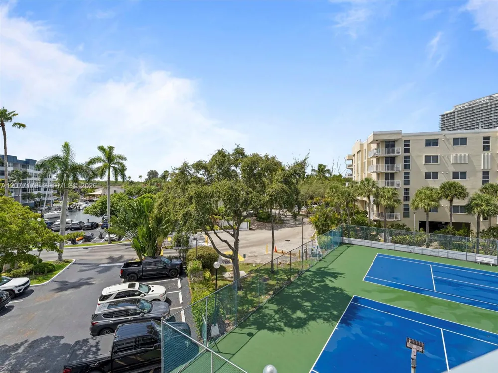 16546 NE 26th Ave #4G North Miami Beach, FL 33160