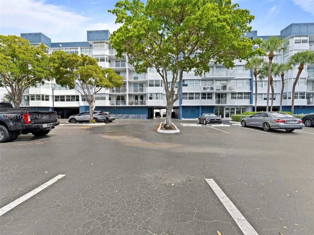 16546 NE 26th Ave #4G North Miami Beach, FL 33160