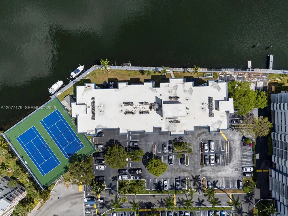 16546 NE 26th Ave #4G North Miami Beach, FL 33160