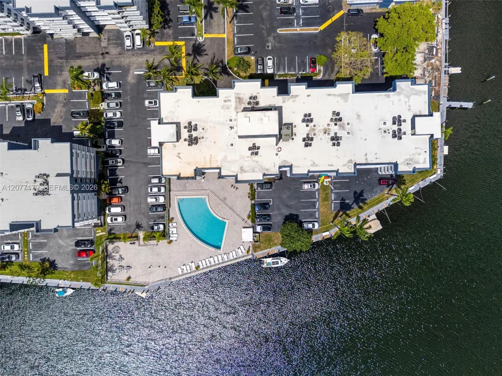16546 NE 26th Ave #4G North Miami Beach, FL 33160
