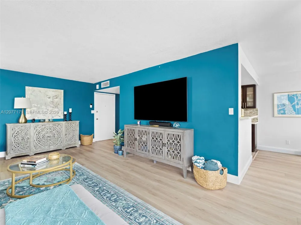 16546 NE 26th Ave #4G North Miami Beach, FL 33160
