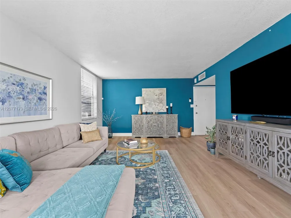 16546 NE 26th Ave #4G North Miami Beach, FL 33160