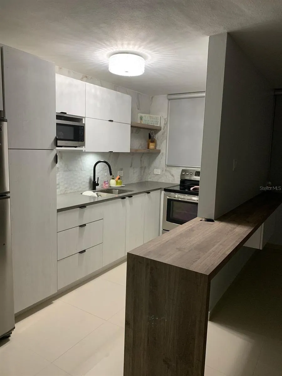 500 LOS FILTROS, BOULEVARD DEL RIO II AVENUE #323 Guaynabo, PR 00971