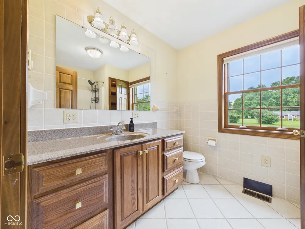 1311 400 E Anderson, IN 46012