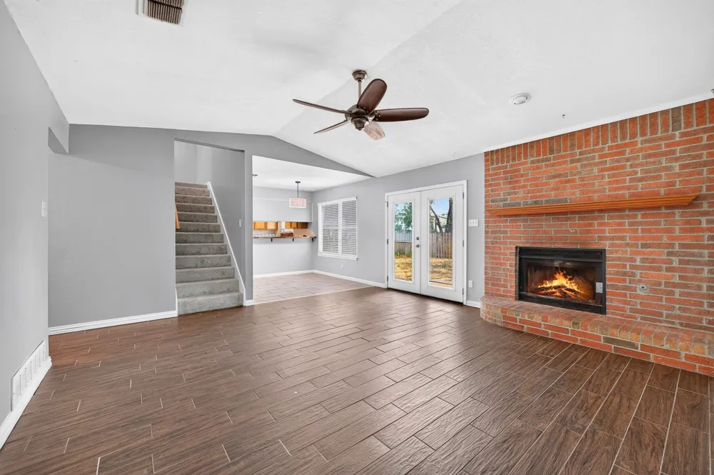 6401 Greenfield Court Watauga, TX 76148