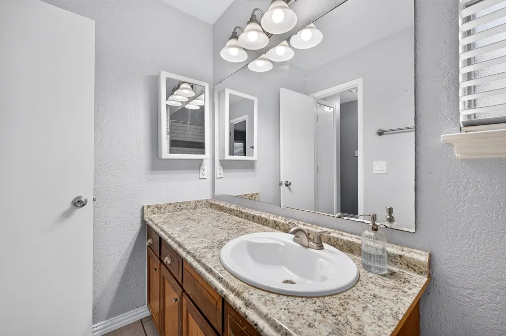 6401 Greenfield Court Watauga, TX 76148
