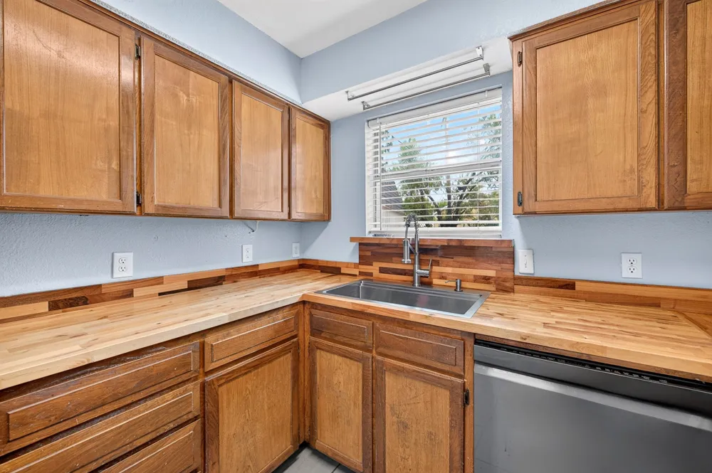 6401 Greenfield Court Watauga, TX 76148