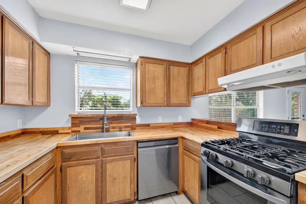 6401 Greenfield Court Watauga, TX 76148