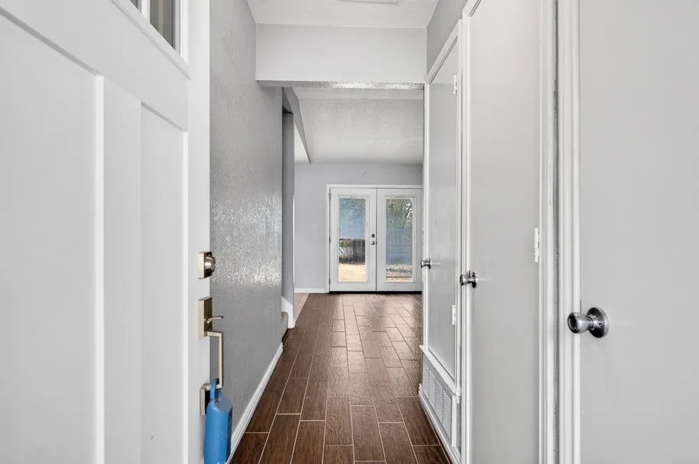 6401 Greenfield Court Watauga, TX 76148