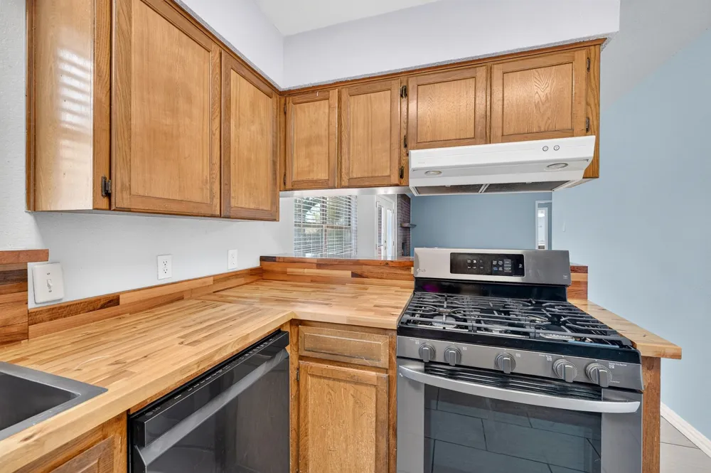 6401 Greenfield Court Watauga, TX 76148