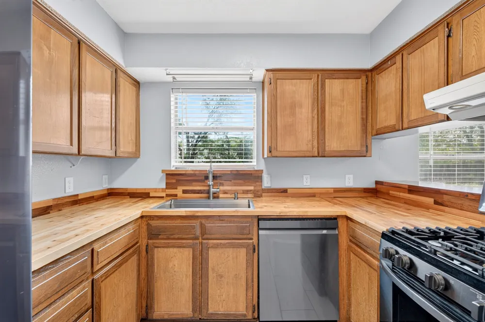 6401 Greenfield Court Watauga, TX 76148