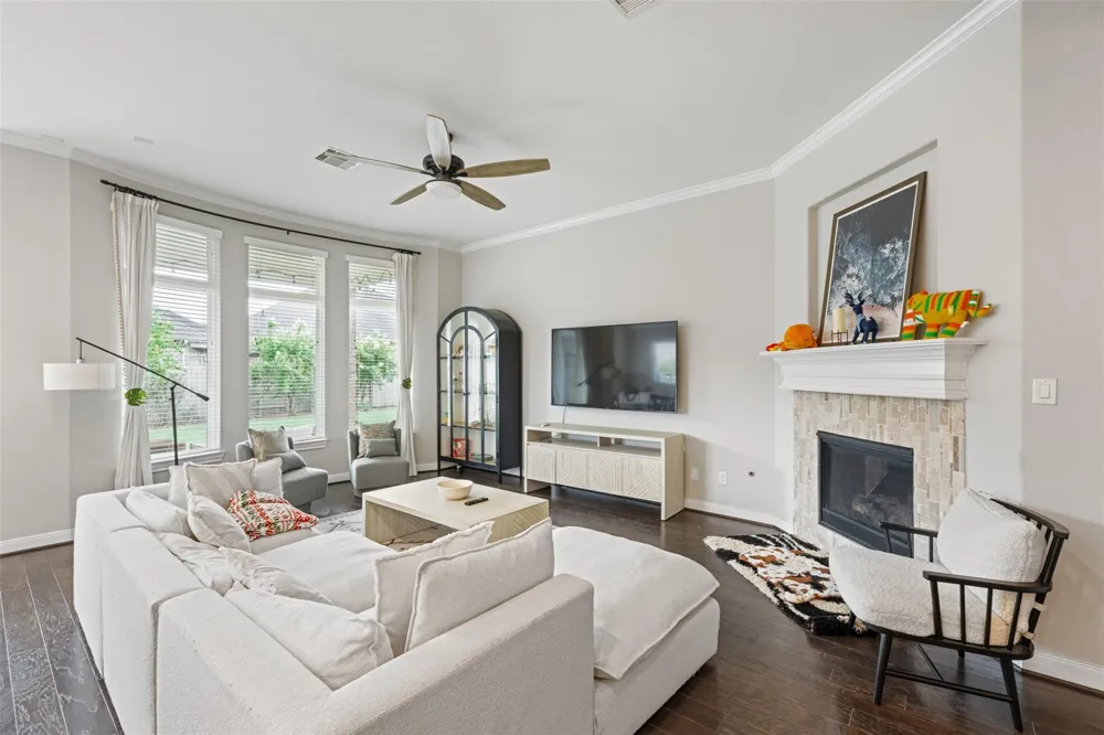 4519 Sterling Heights Lane Sugar Land, TX 77479