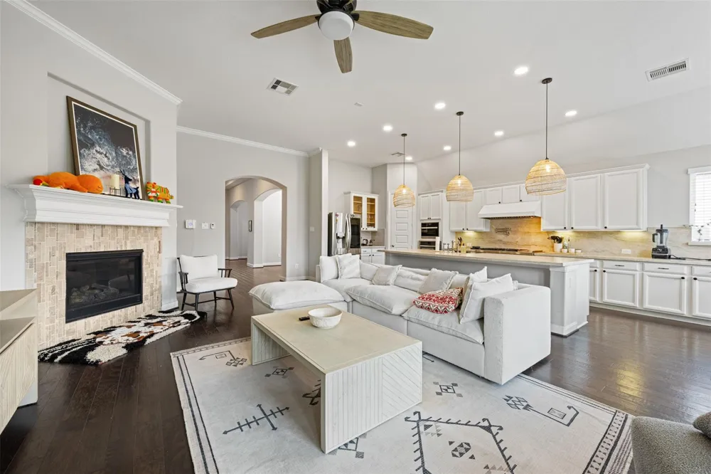4519 Sterling Heights Lane Sugar Land, TX 77479