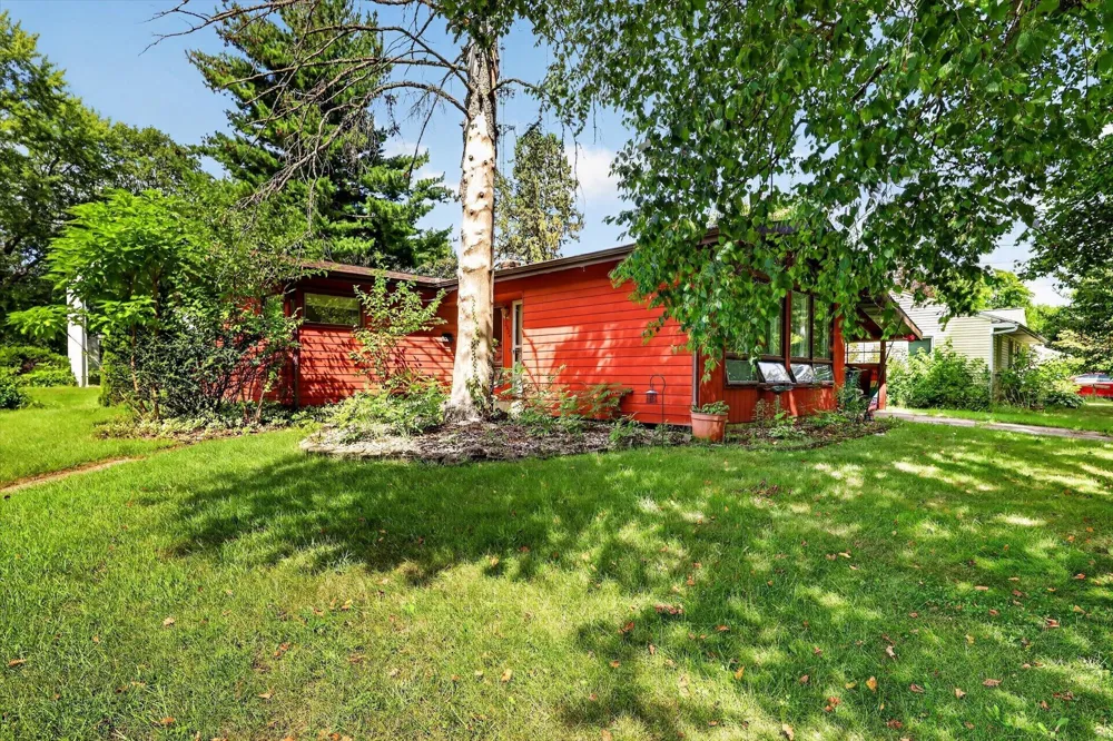 3024 Haskell Street Kalamazoo, MI 49006