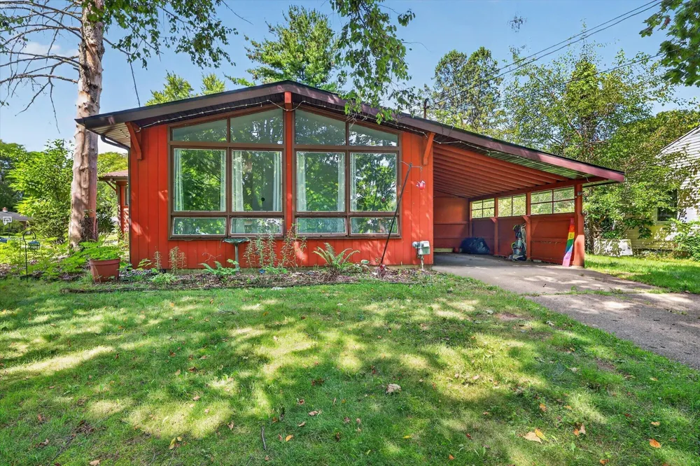 3024 Haskell Street Kalamazoo, MI 49006