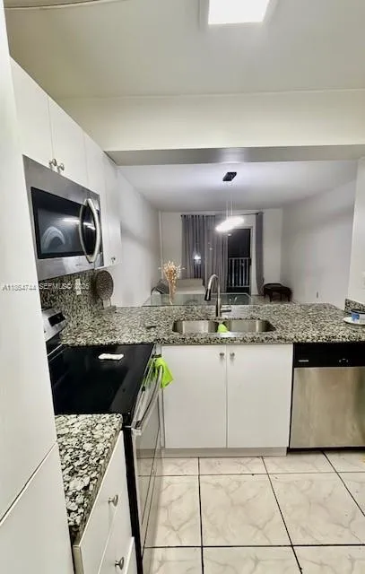 16465 SE 22nd Ave #406 North Miami Beach, FL 33160