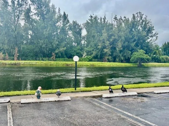 16465 SE 22nd Ave #406 North Miami Beach, FL 33160