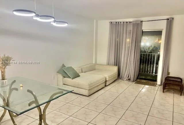 16465 SE 22nd Ave #406 North Miami Beach, FL 33160