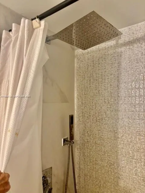 16465 SE 22nd Ave #406 North Miami Beach, FL 33160