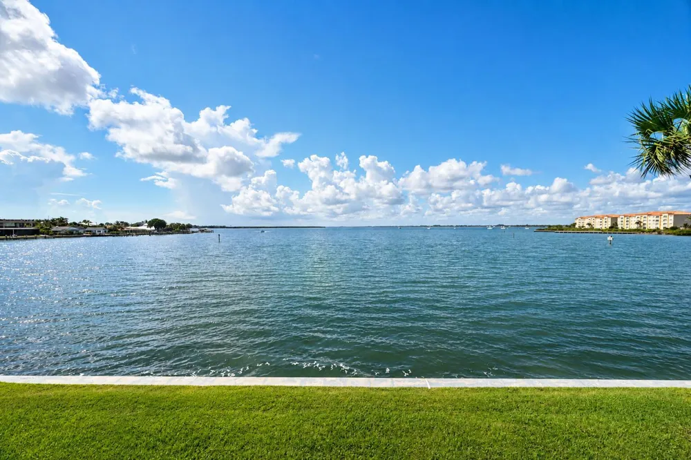 1177 Bayshore Drive #207 Fort Pierce, FL 34949