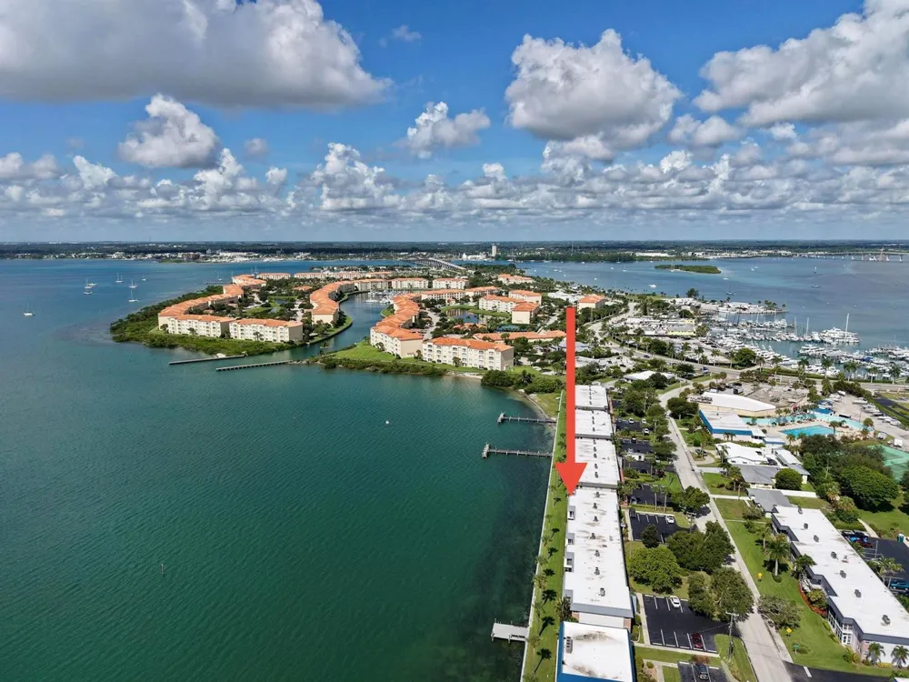 1177 Bayshore Drive #207 Fort Pierce, FL 34949