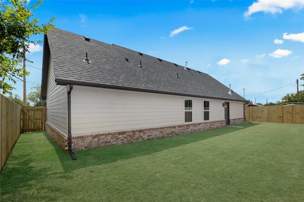 1047 E Young Street Tulsa, OK 74106