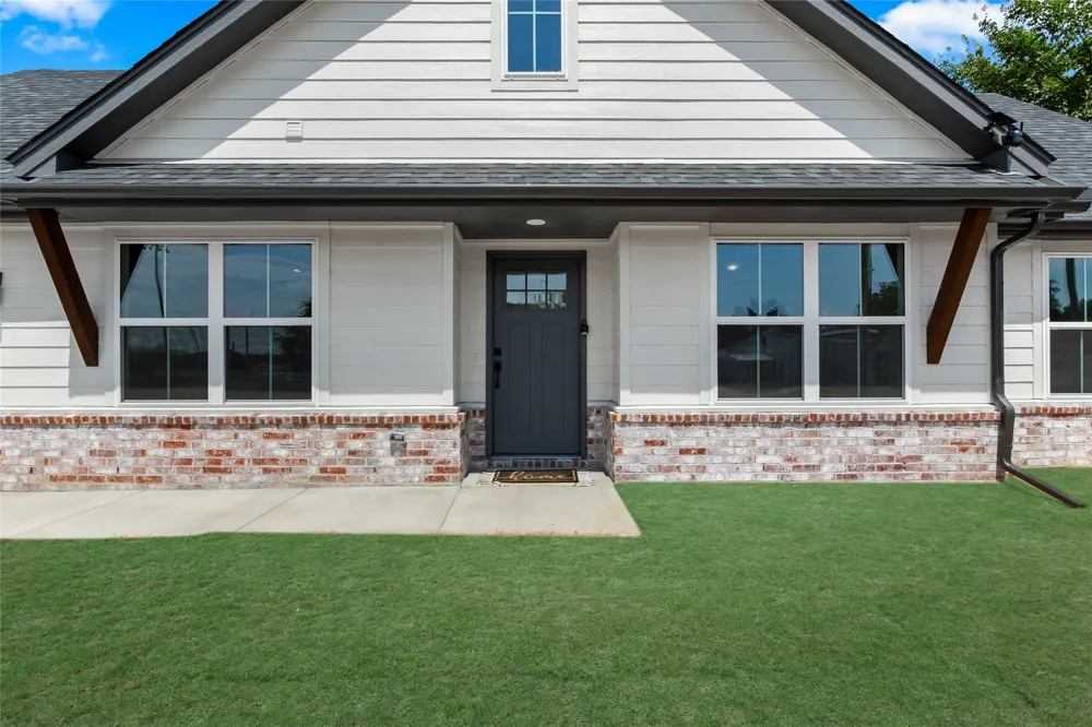 1047 E Young Street Tulsa, OK 74106