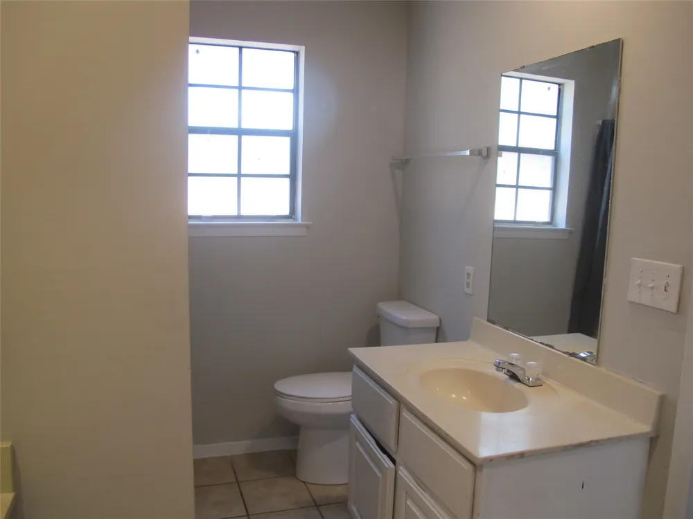 509 Algerita Drive #B Georgetown, TX 78628