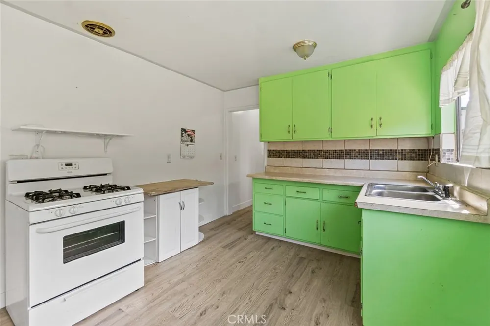 1950 Anaheim Costa Mesa, CA 92627