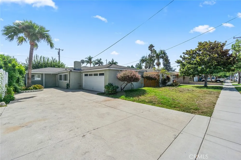 1950 Anaheim Costa Mesa, CA 92627