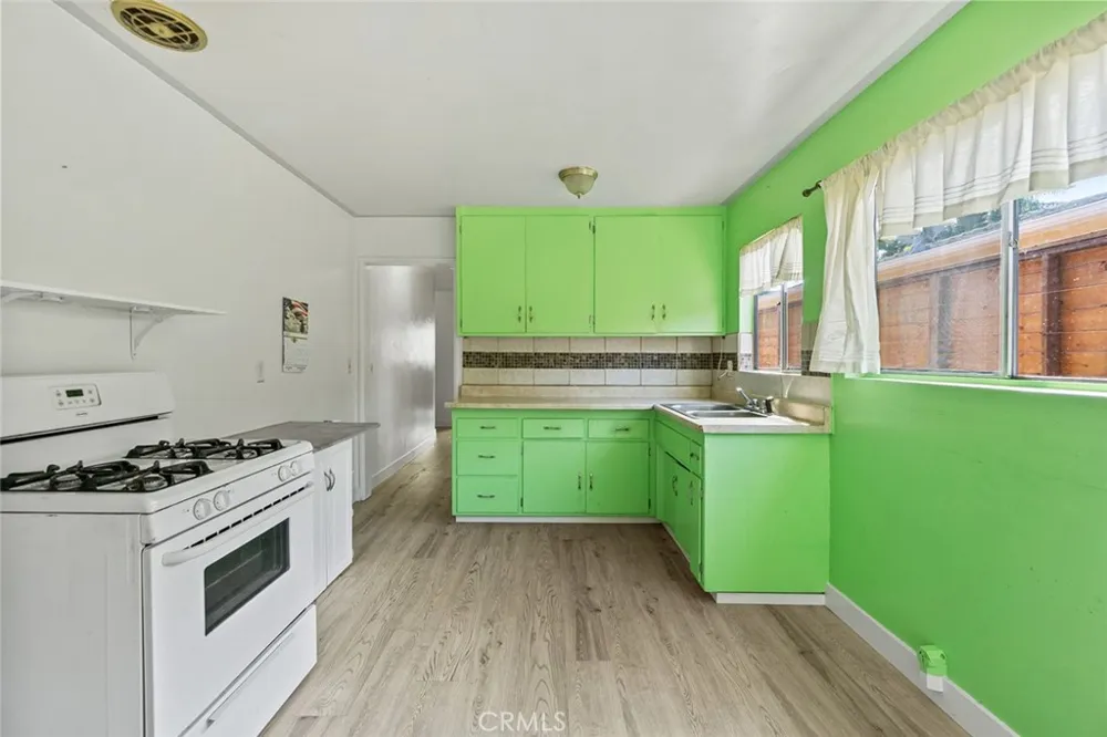 1950 Anaheim Costa Mesa, CA 92627