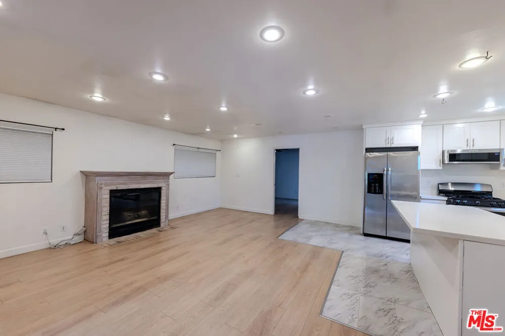 837 Sunset Avenue Venice, CA 90291